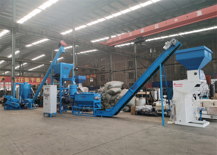โรงสีเม็ดไม้ชีวมวลสำหรับทำไม้ซุงสาขาขี้เลื่อย pelletizer สายการผลิตเม็ดไม้