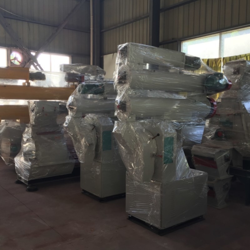 1Ton / H เครื่องอัดเม็ดกระต่ายวัวอาหารไก่ 22kw เครื่องอัดเม็ดสำหรับอาหารปลา