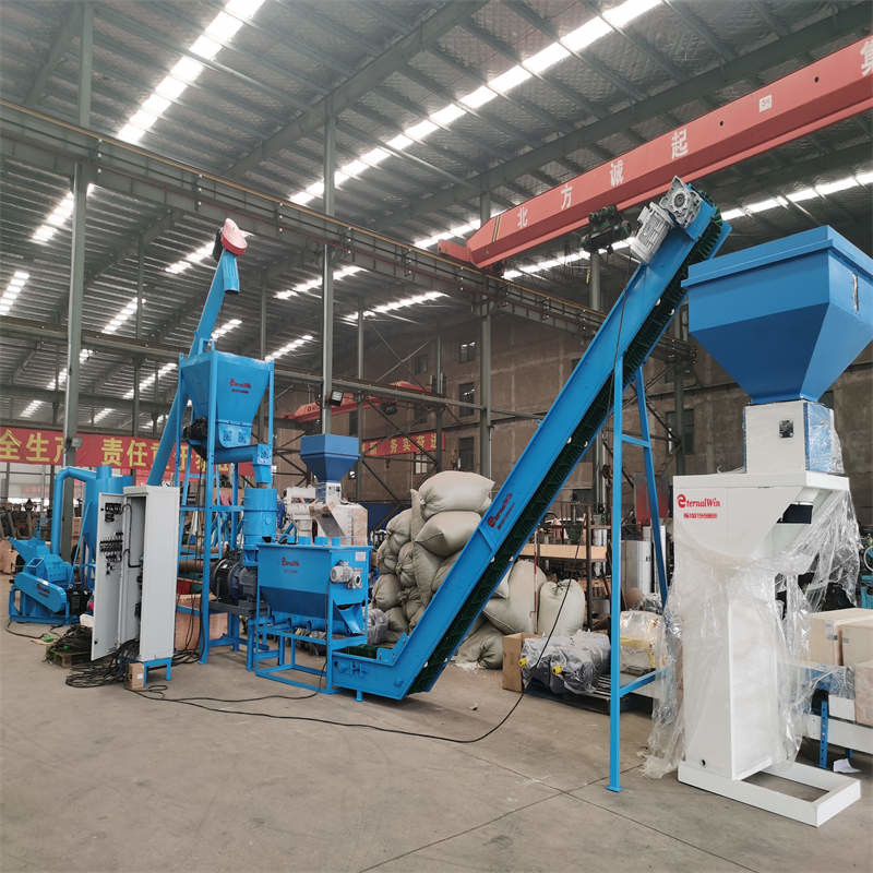 500-1000kg/H สายการผลิตก้อนผงไม้ / สายการผลิตก้อนผงชีวภาพ 87KW
