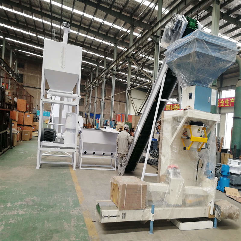 500-1000kg/H สายการผลิตก้อนผงไม้ / สายการผลิตก้อนผงชีวภาพ 118KW