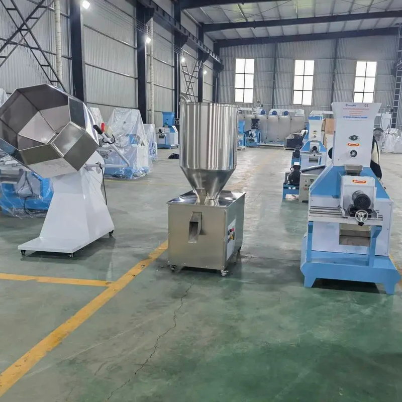 พลังงาน 132kW การควบคุมอุณหภูมิแบบดิจิตอล เครื่องบดอาหารสุนัข 220V / 380V โวลเตชั่น 40-2000kg / h ความจุ