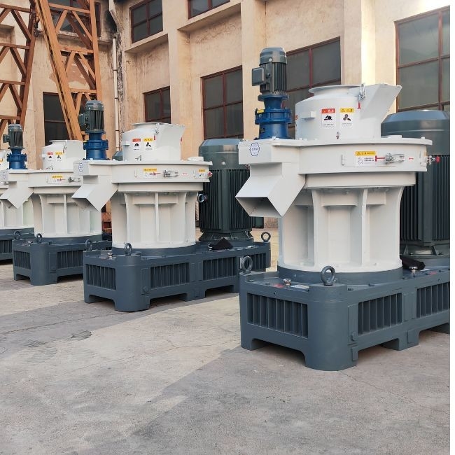เครื่องผลิตเม็ดไม้ขนาดใหญ่ Biomass เครื่องผลิตเม็ดไม้