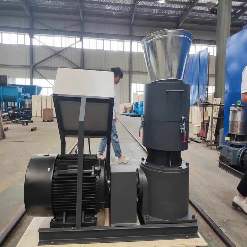 การทํางานง่าย เครื่องผลิตเม็ดอาหาร 800-1200kg / h เครื่องผลิตเม็ดอาหารผลิตผลิตสูง