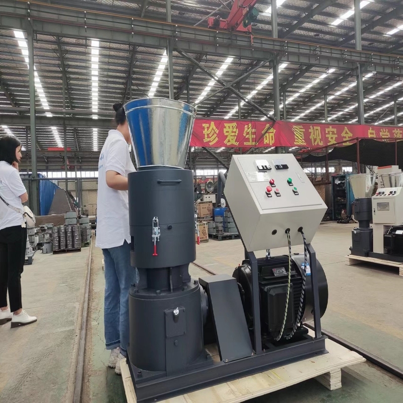 การทํางานง่าย เครื่องผลิตเม็ดอาหาร 800-1200kg / h เครื่องผลิตเม็ดอาหารผลิตผลิตสูง